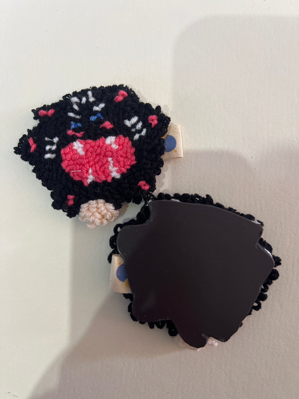 Angry Mr Mun Cat – Punch Needle Magnet